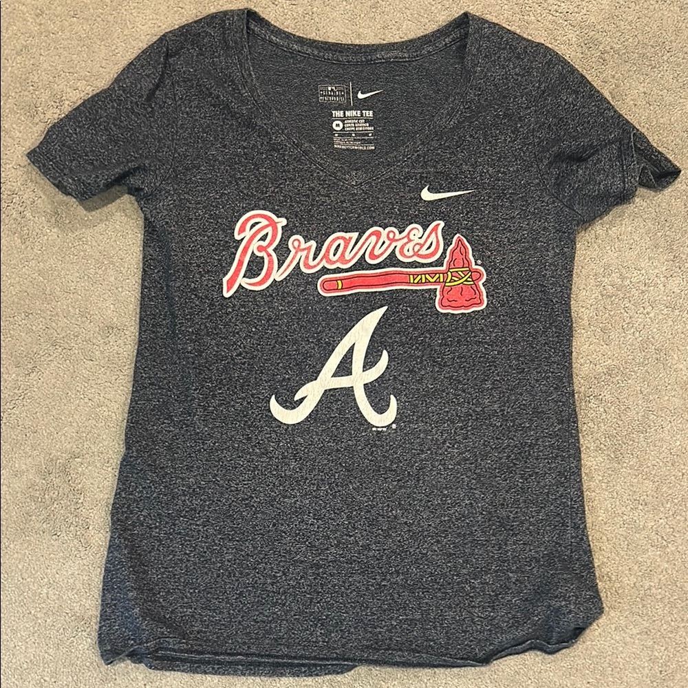 Nike Braves Graphic Tee- Like new condition